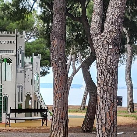 Medium Miramare Appartamento Sogno Sul Mare Trieste Luaran gambar