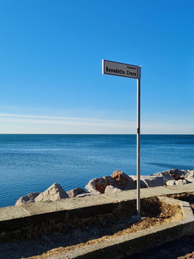 Medium Miramare Appartamento Sogno Sul Mare Trieste Luaran gambar