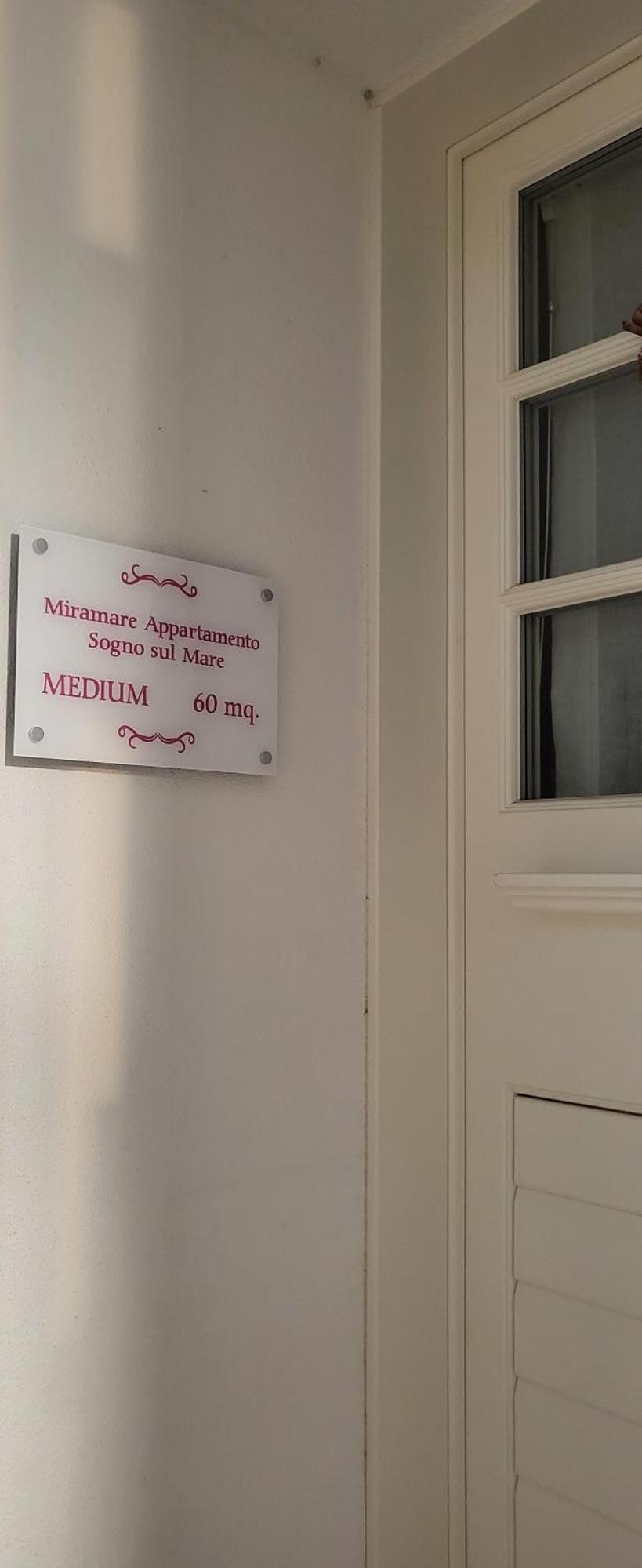 Medium Miramare Appartamento Sogno Sul Mare Trieste Luaran gambar